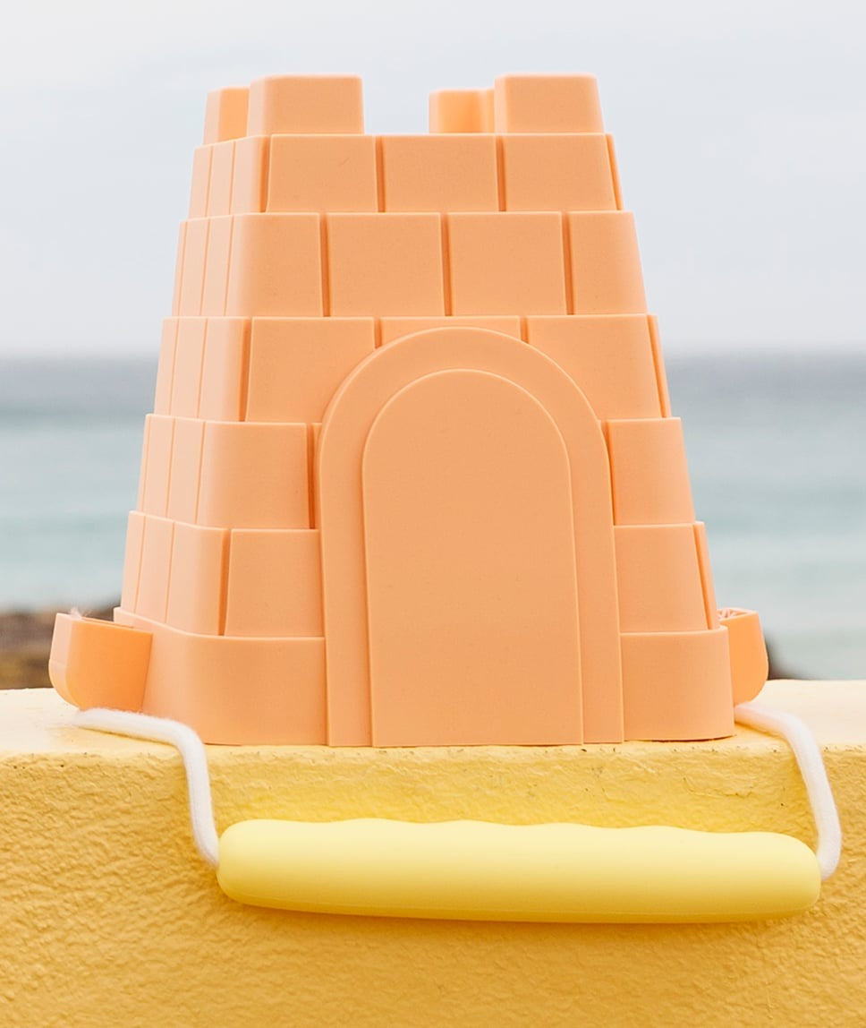 Clovelly Castle Bucket