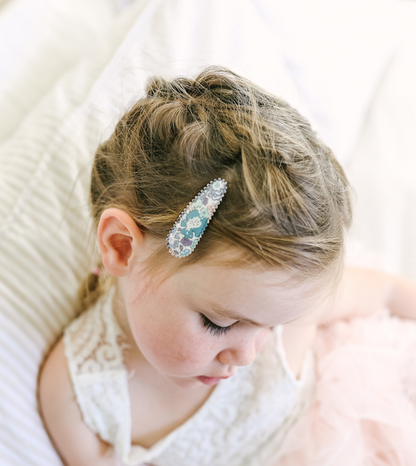 Girl wearing a Josie Joan's Suzanne hair clip